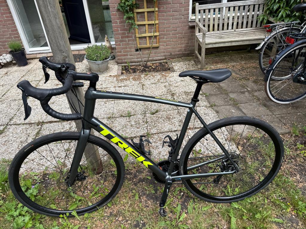 Trek Domane AL 3 Disc racefiets - 61cm frame, Fietsen en Brommers, 28 inch, Heren, Aluminium, Zo goed als nieuw