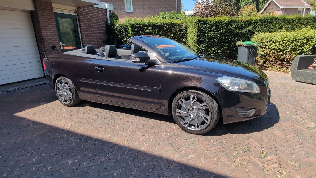 Volvo C70 2.0 D3 Geartronic 2010 Zwart, Auto's, Volvo, C70, Zwart, 197 €/maand, Zwart