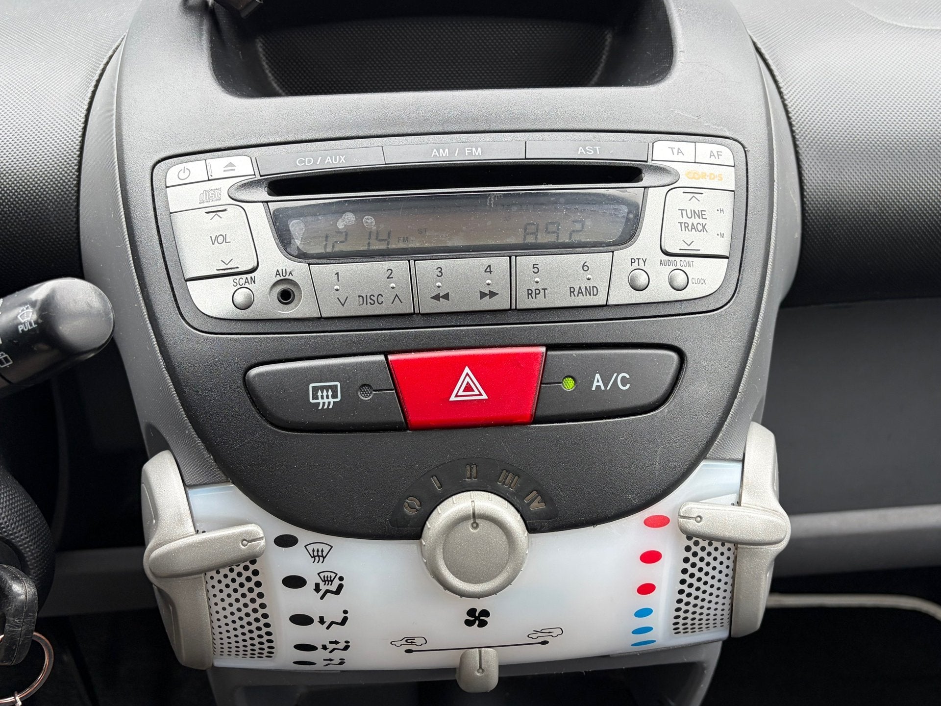 Peugeot 107 1.0-12V XR / AIRCO / APK / 5DRS /, Auto's, Voorwielaandrijving, Euro 5, Gebruikt, 4 stoelen