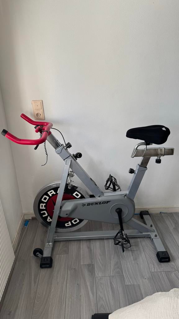 Dunlop Spinningfiets - Ideaal voor thuistraining, Sport en Fitness, Fitnessapparatuur, Gebruikt, Spinningfiets, Benen, Metaal