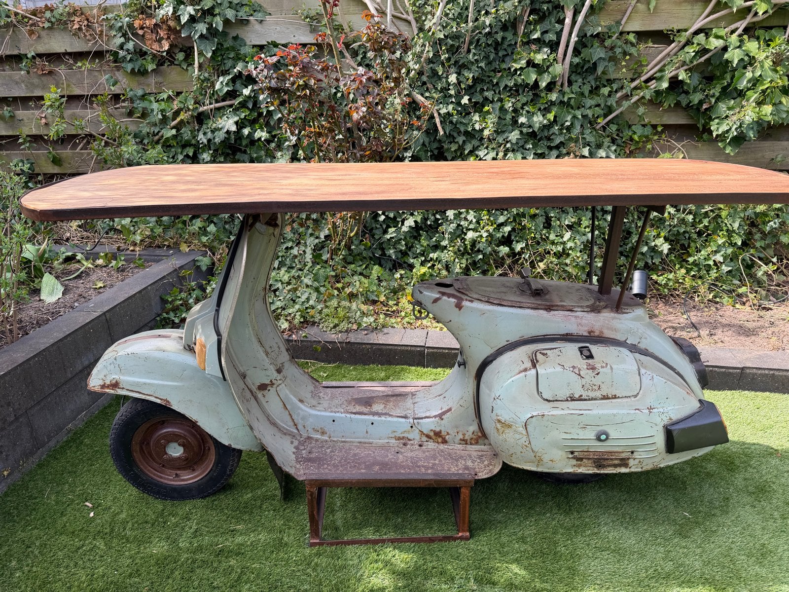 Unieke Scooter Bartafel - Industriële Stijl, Ophalen, Gebruikt