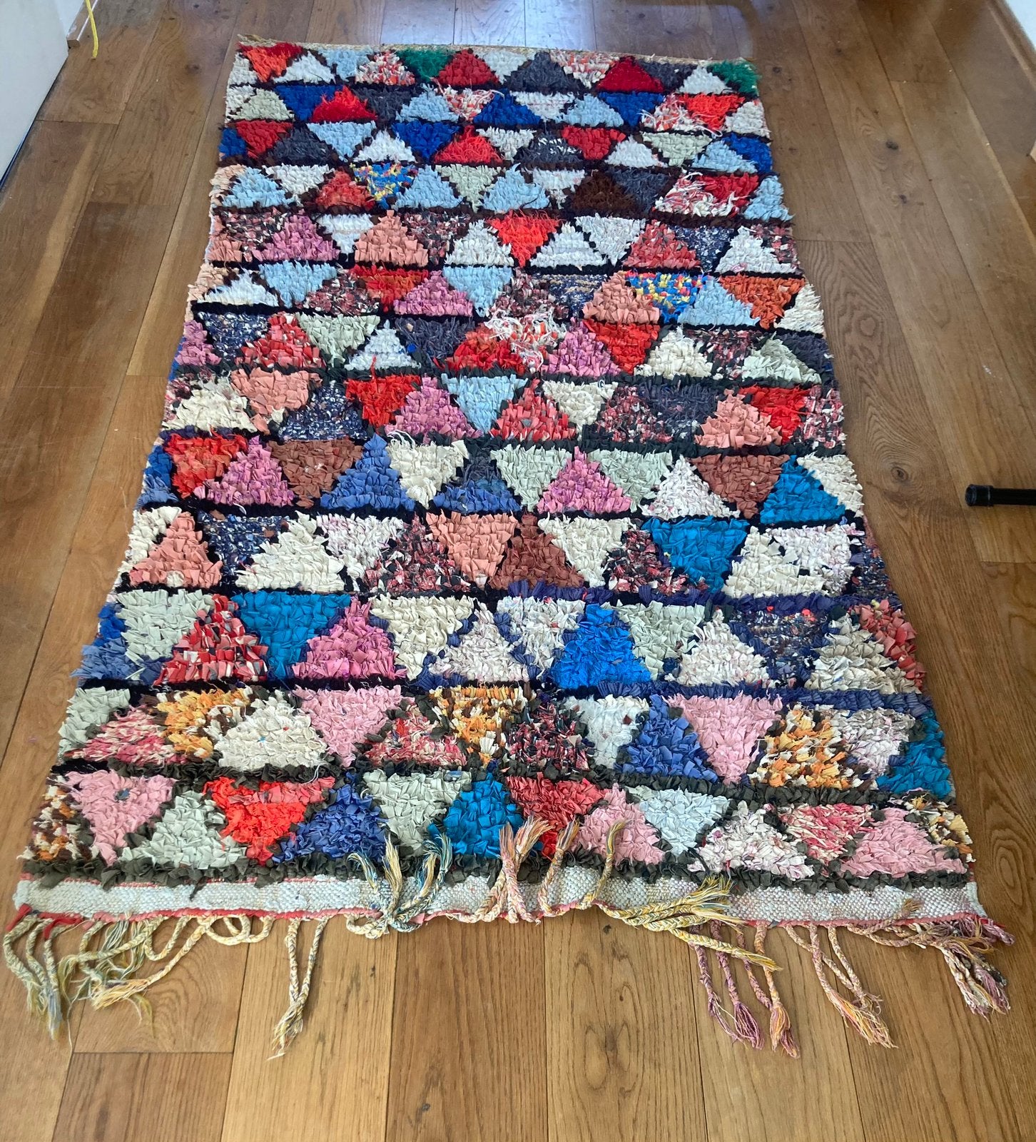 kleurrijk Boucherouite Berber vloerkleed uit Marokko, Huis en Inrichting, Ophalen, Zo goed als nieuw, Rechthoekig, 200 cm of meer