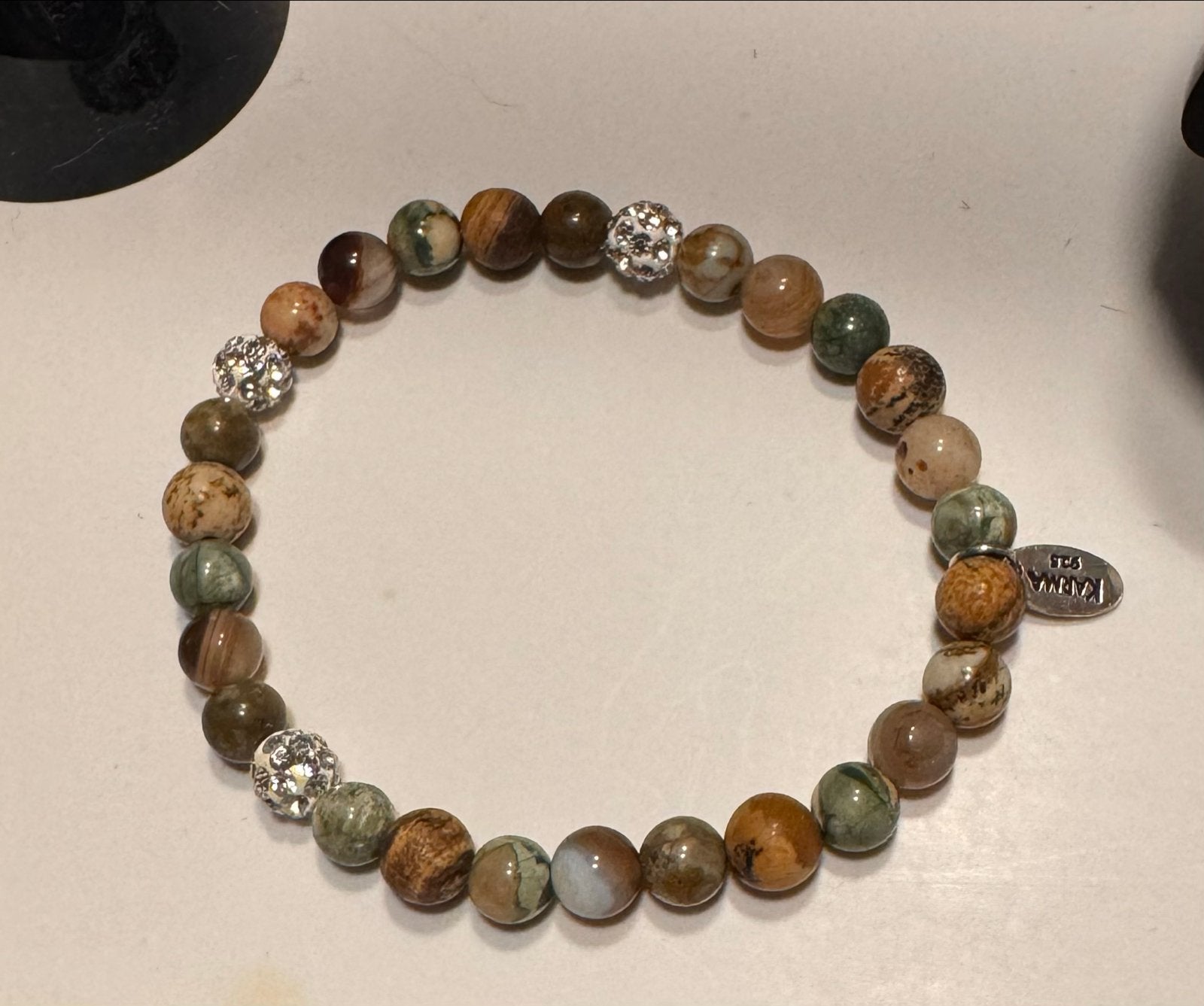Karma dames armbandje met kralen en strass, Sieraden, Tassen en Uiterlijk, Overige materialen, Overige kleuren, Ophalen of Verzenden