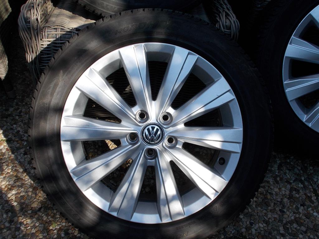 VW POLO 16 INCH VELGEN MET ALL SEASON BANDEN, Ophalen, 16 inch, Banden en Velgen, All Season
