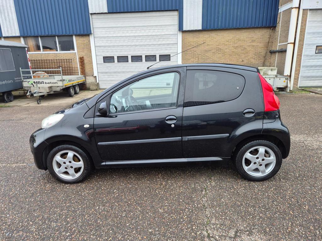 Peugeot 107 1.0-12V Black & Silver, airco /half leren bekled, Auto's, Voorwielaandrijving, Euro 5, Gebruikt, Zwart