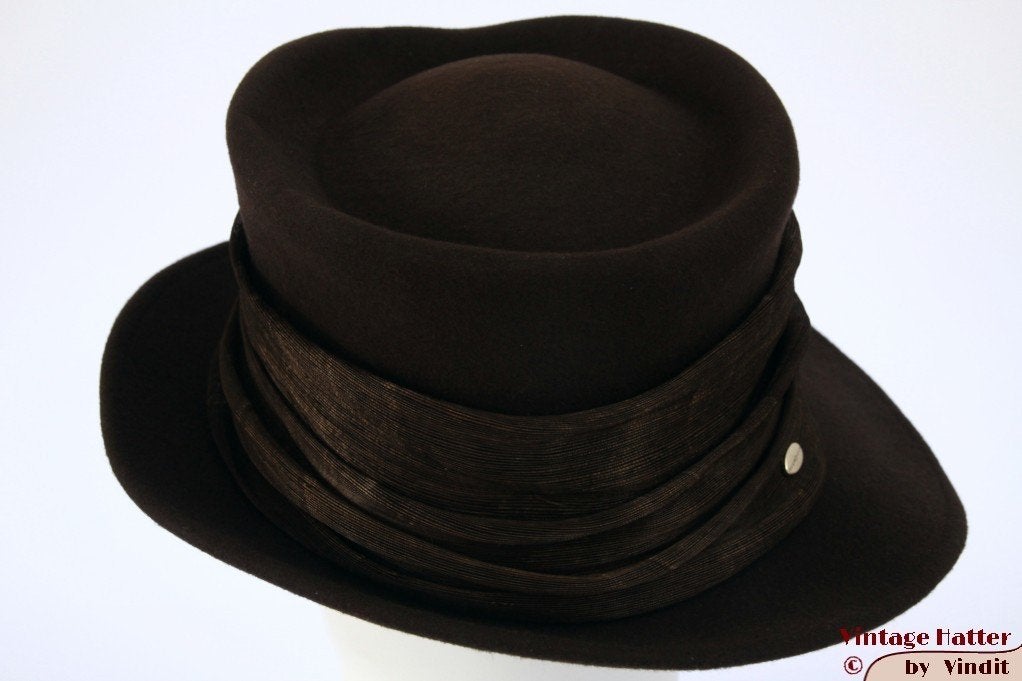 Dameshoed Seeberger donker bruin 57 nieuw gratis verzenden, Kleding | Dames, 56 of 57 cm (M, 7 of 7⅛ inch), Hoed, Nieuw, Ophalen of Verzenden