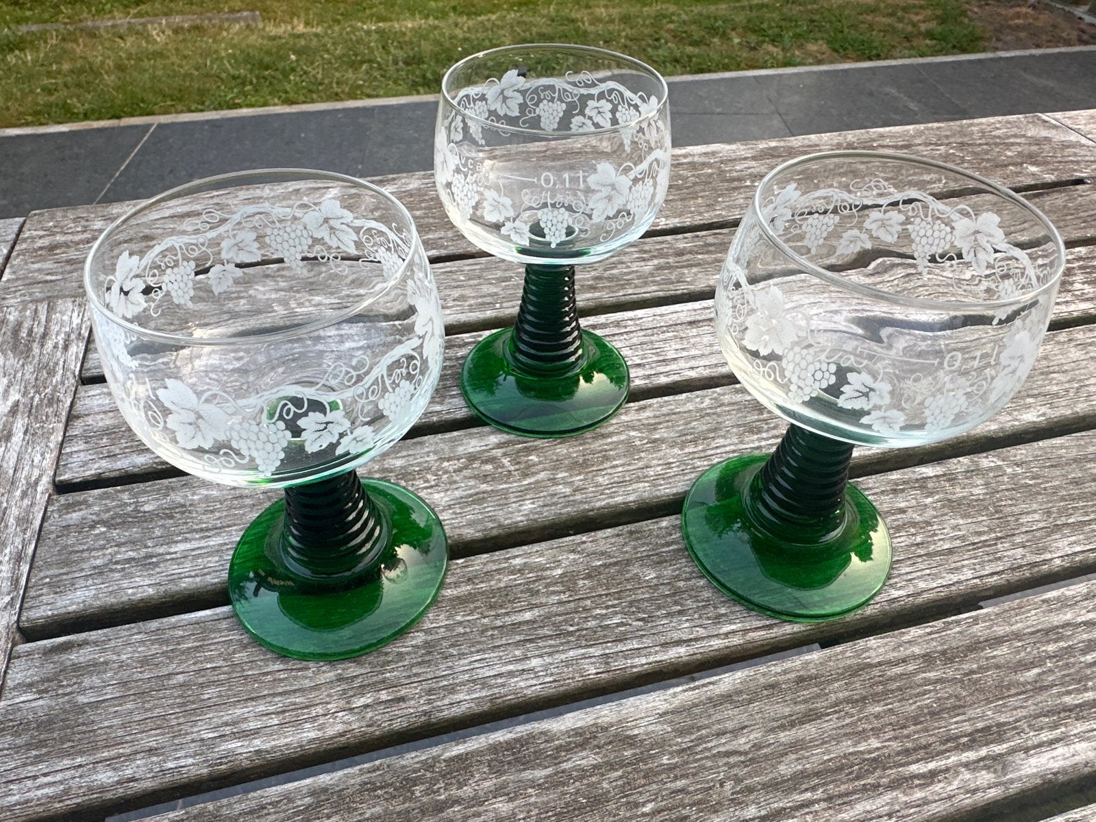 Set van 3 antieke wijnglazen met druivenmotief, Ophalen
