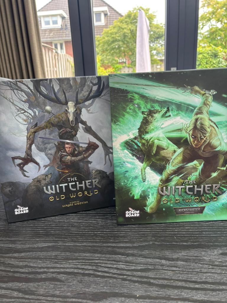 The Witcher Old World + Kickstarter Expansions (unpunched), Hobby en Vrije tijd, Gezelschapsspellen | Bordspellen, Zo goed als nieuw
