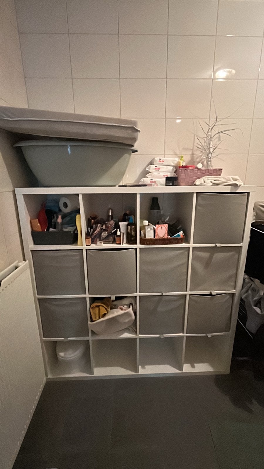 IKEA Kallax kast 16 vakken met grijze manden, Ophalen, Zo goed als nieuw