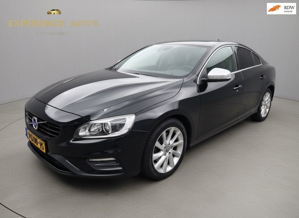 Volvo S60 1.6 D2 R-Design DEALEROH/DIG.KLOK/NAVI/TREKHAAK, Auto's, Volvo, Voorwielaandrijving, Euro 5, Gebruikt, Zwart