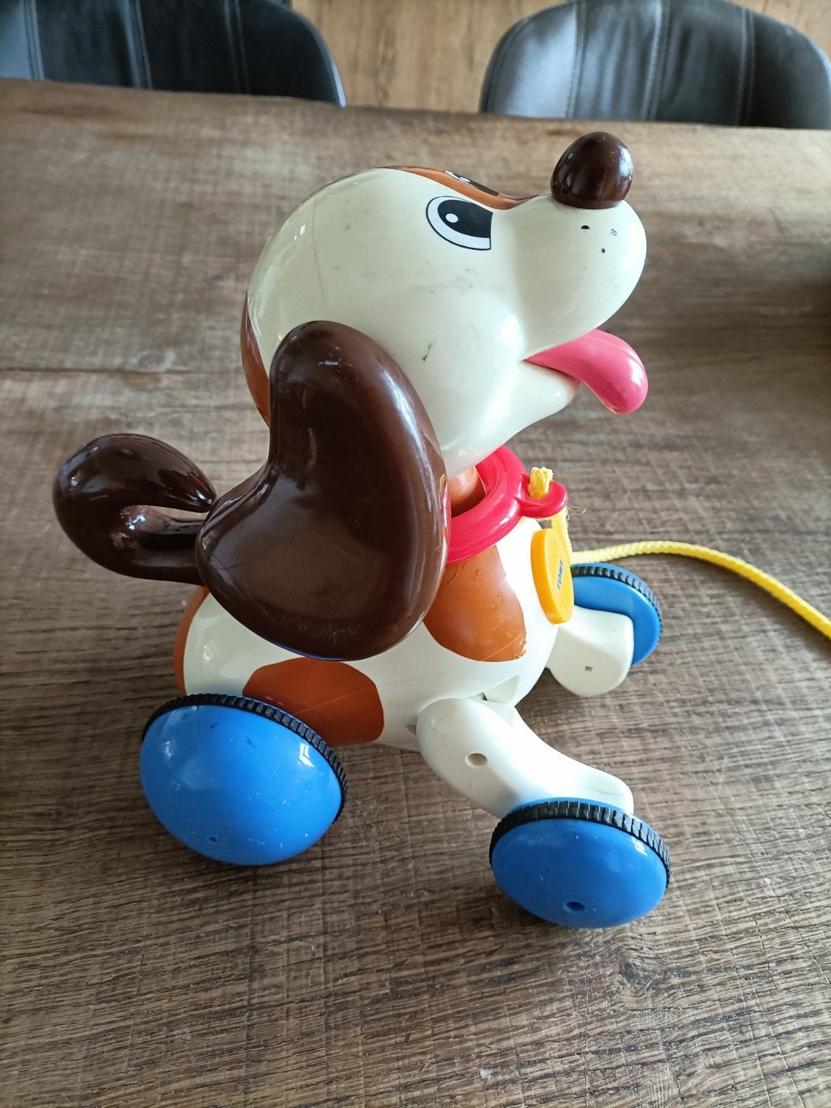 Tony vintage trekfiguur. Hondje werkt op batterijen., Ophalen