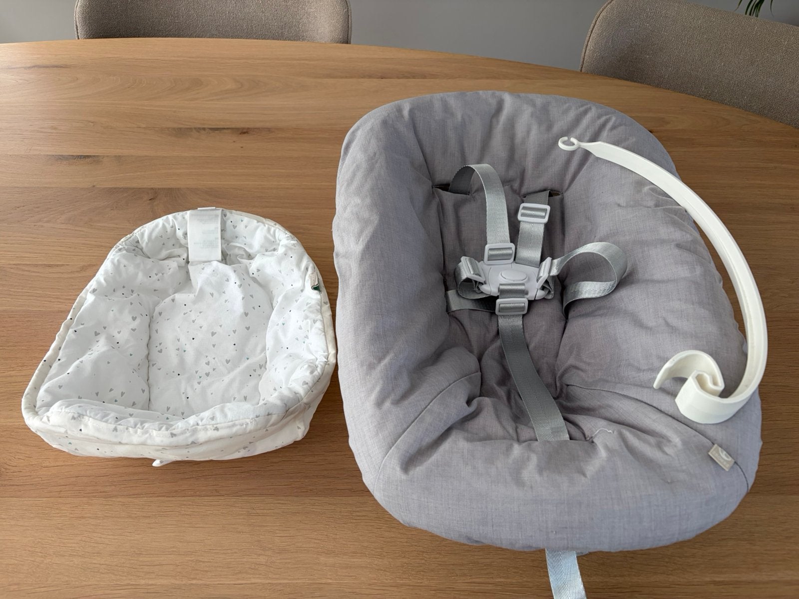 Stokke newbornset, met verkleiner en speelboog.als nieuw, Ophalen of Verzenden, Zo goed als nieuw, Overige typen