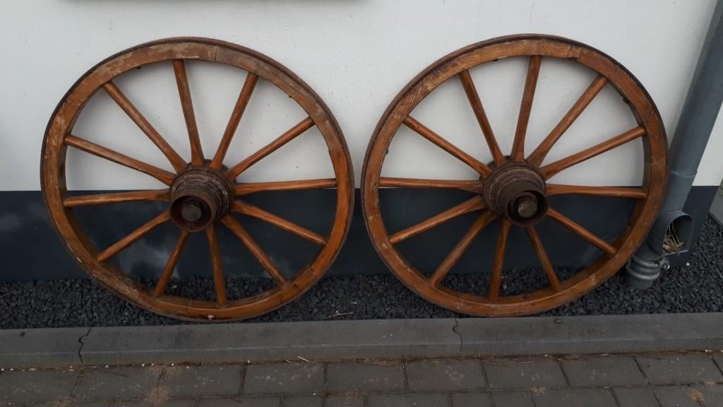 karrewielen wagenwielen koetswielen mooie setjes ook met as, Ophalen