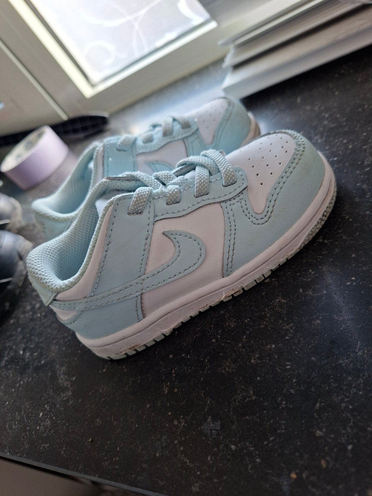 Nike Dunk Low baby sneakers - lichtblauw/wit, Ophalen, Nike, Jongetje, Gebruikt