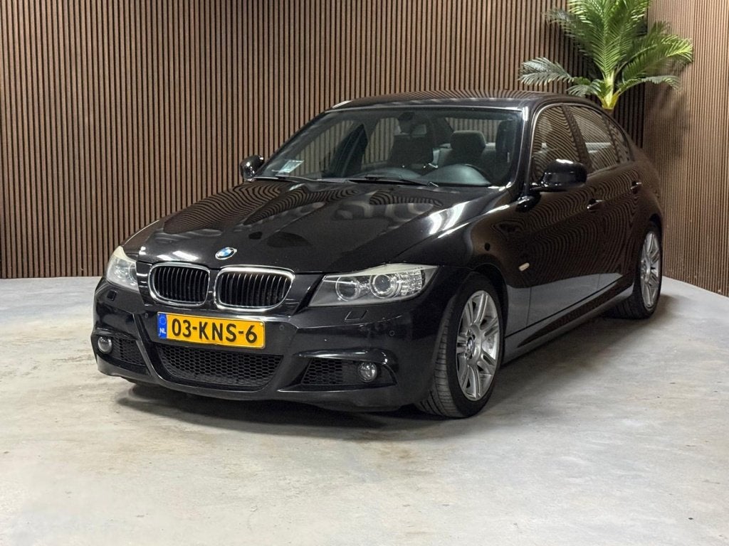 BMW 3 Serie 318i Bns Sport (bj 2010), Auto's, Euro 5, Achterwielaandrijving, Zwart, Origineel Nederlands