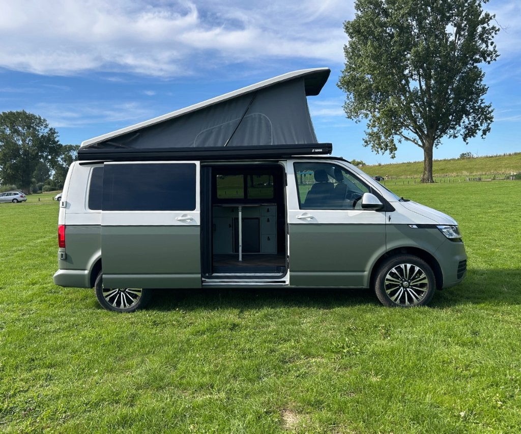Woodpecker 4 persoons buscamper. Volkswagen T6.1 Verlengd, Volkswagen, Reservewiel, Bedrijf, Koelkast