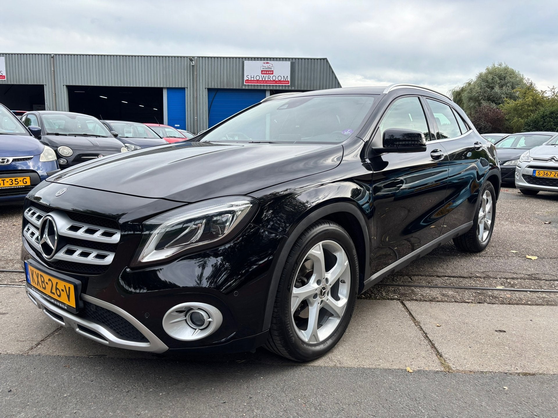 Mercedes-Benz GLA-klasse 180 Business Solution AMG, Gebruikt, 4 cilinders, 715 kg, 1335 kg