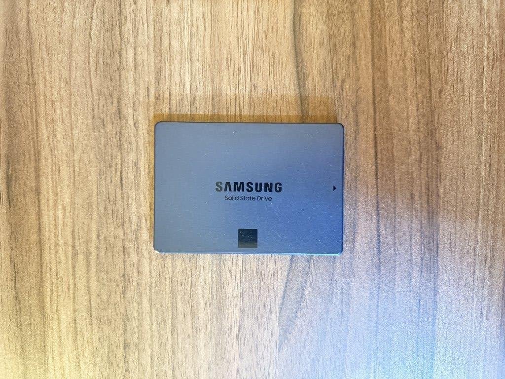 Samsung 870 QVO 1TB SSD, Intern, Ophalen of Verzenden, Zo goed als nieuw, 1TB