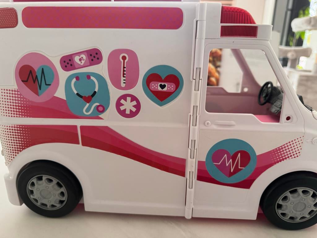 Roze Barbie Ambulance speelgoedauto, Ophalen, Zo goed als nieuw