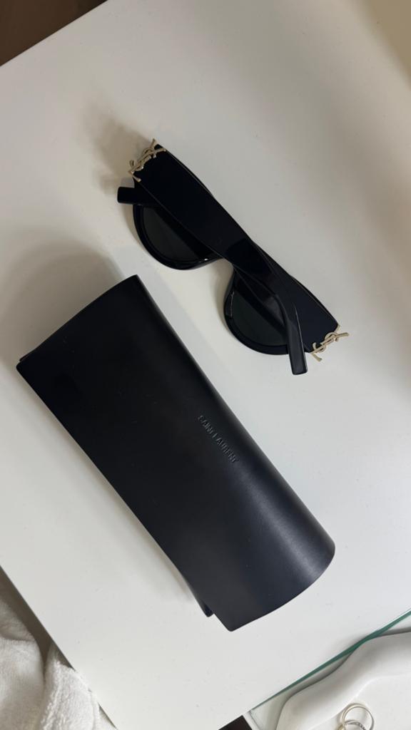 Ysl zonnebril, Sieraden, Tassen en Uiterlijk, Zonnebrillen en Brillen | Dames, Ophalen of Verzenden, Zo goed als nieuw, Zwart