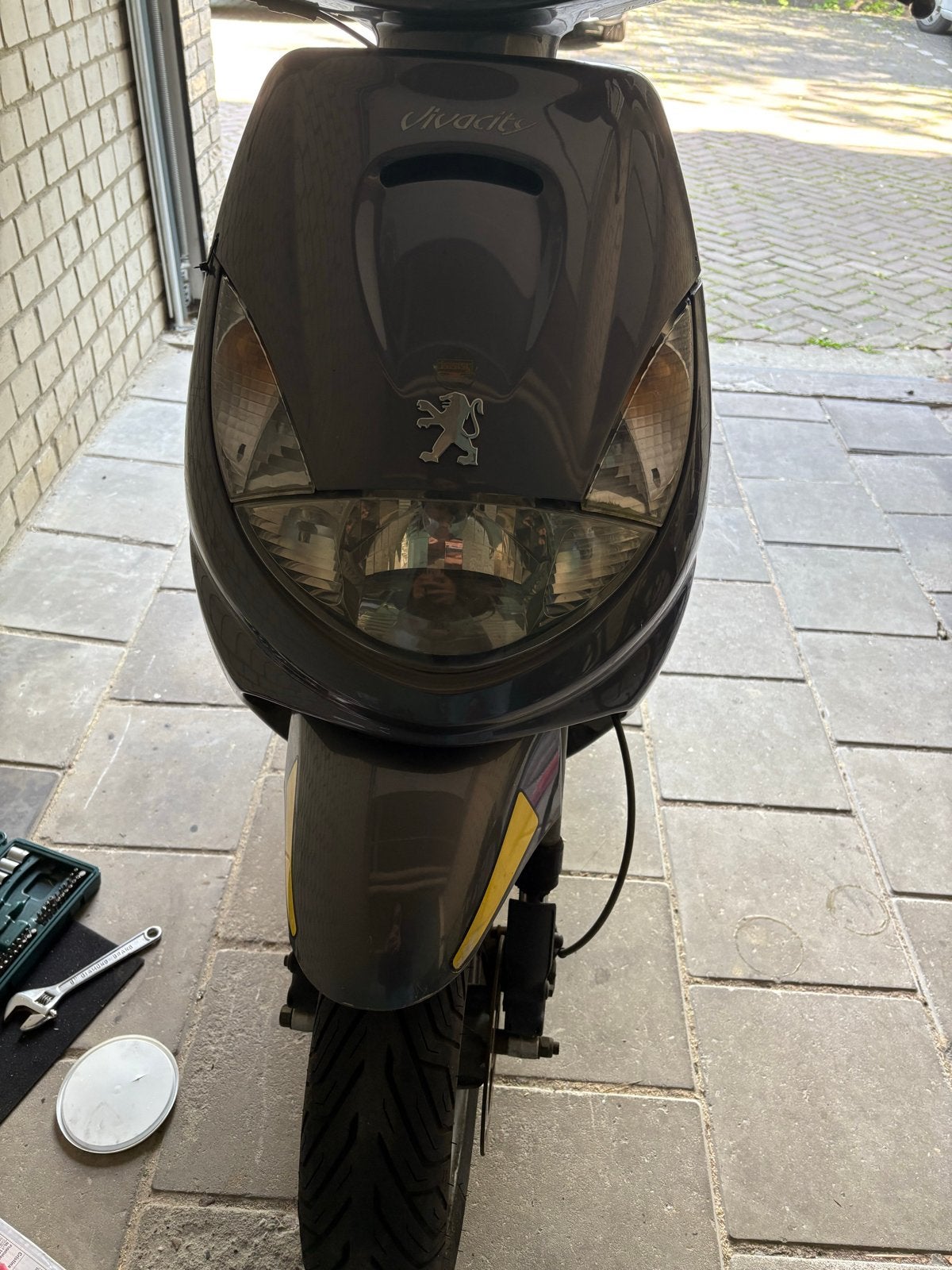 Peugeot Vivacity 2-takt 2005 - Start en loopt, rijdt niet, Fietsen en Brommers, Scooters | Peugeot, Ophalen of Verzenden, Gebruikt