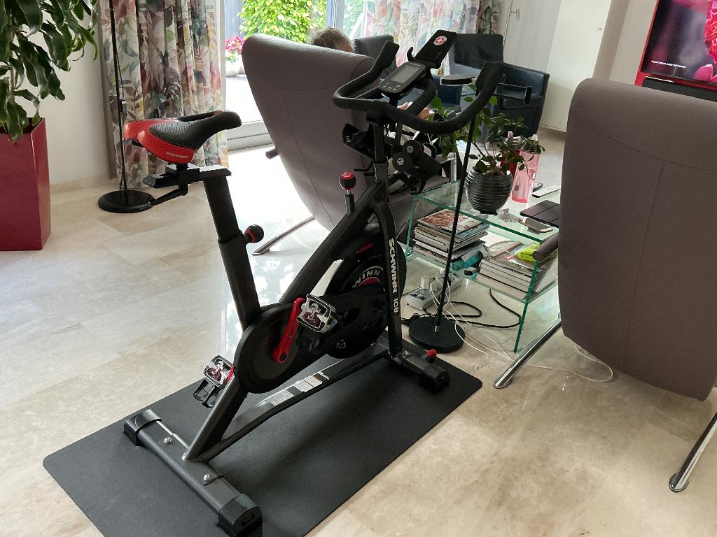 Spinfiets, Sport en Fitness, Ophalen, Zo goed als nieuw, Metaal, Spinningfiets