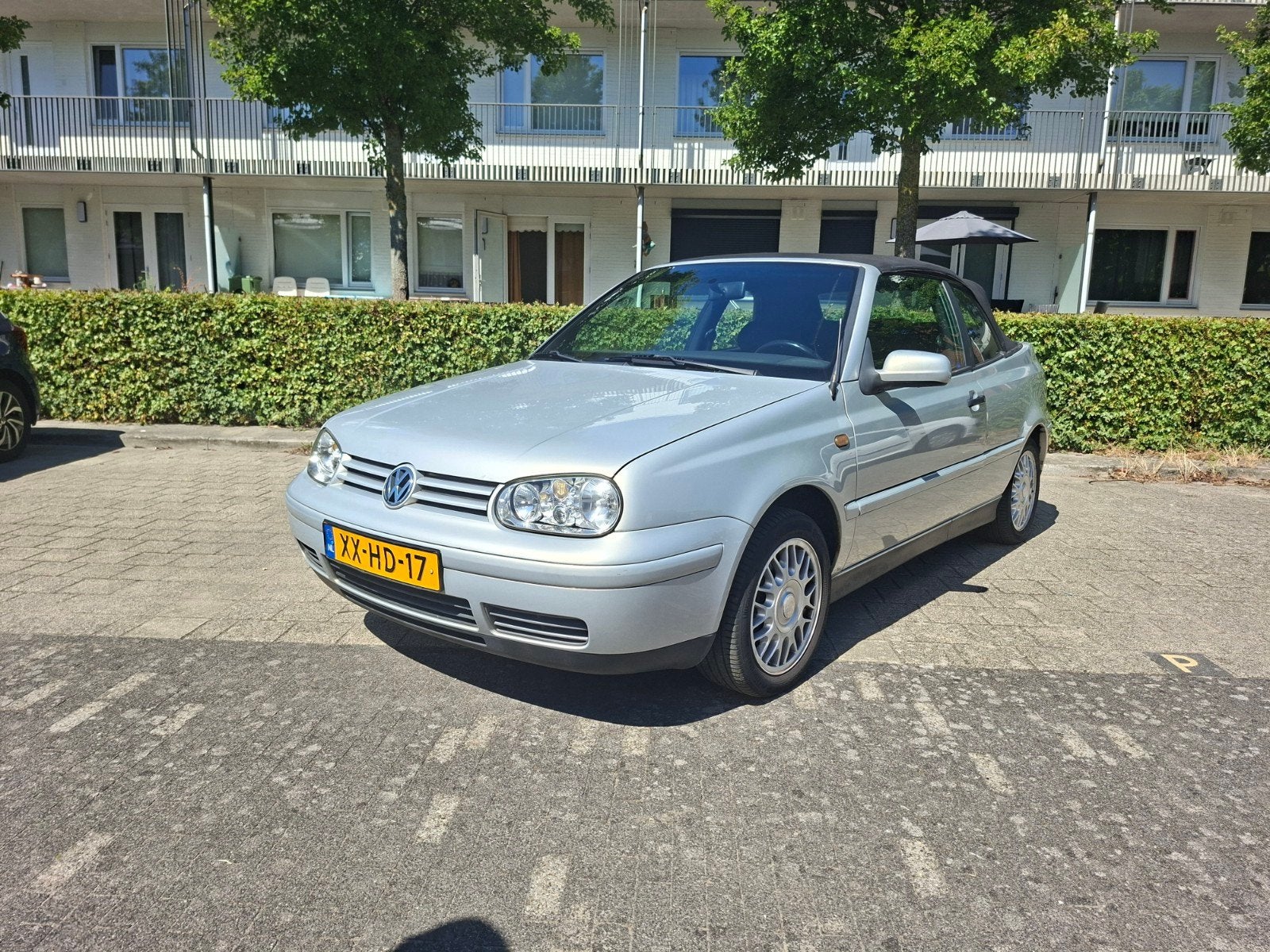 Volkswagen Golf 1.8 Cabriolet 66KW 1999 Grijs, Auto's, Stof, Zwart, 4 cilinders, Cabriolet