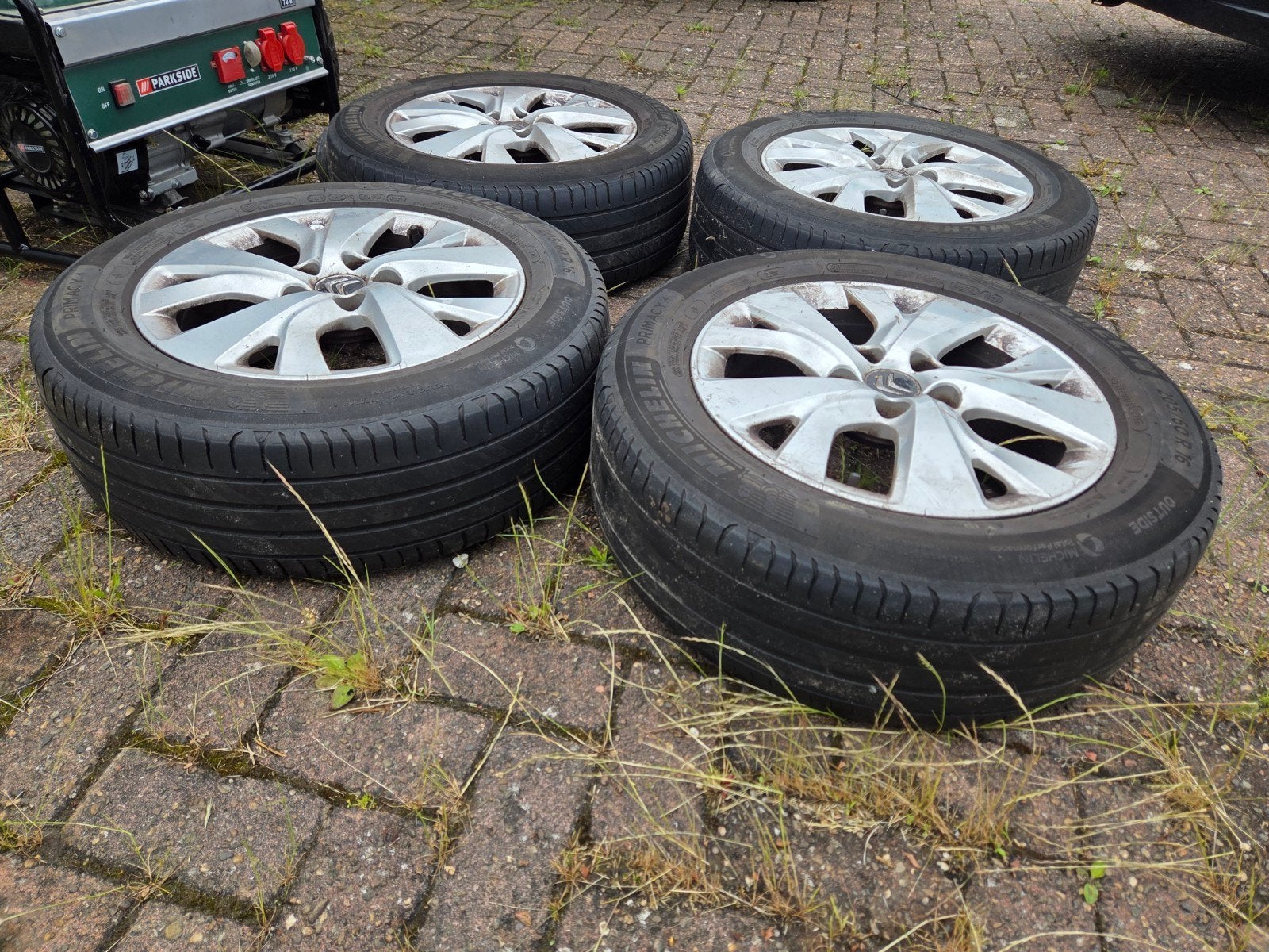 Citroen C4 2015 Velgen met Banden (2 redelijk, 2 slecht), Ophalen of Verzenden, Gebruikt, Banden en Velgen