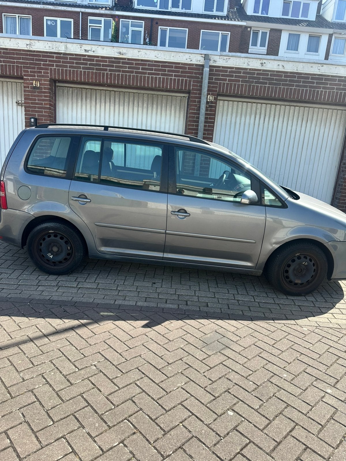Volkswagen Touran 1.4 103KW 2007 Grijs APK 26-06-27 €2550, Auto's, Volkswagen, Voorwielaandrijving, 4 cilinders, Handgeschakeld