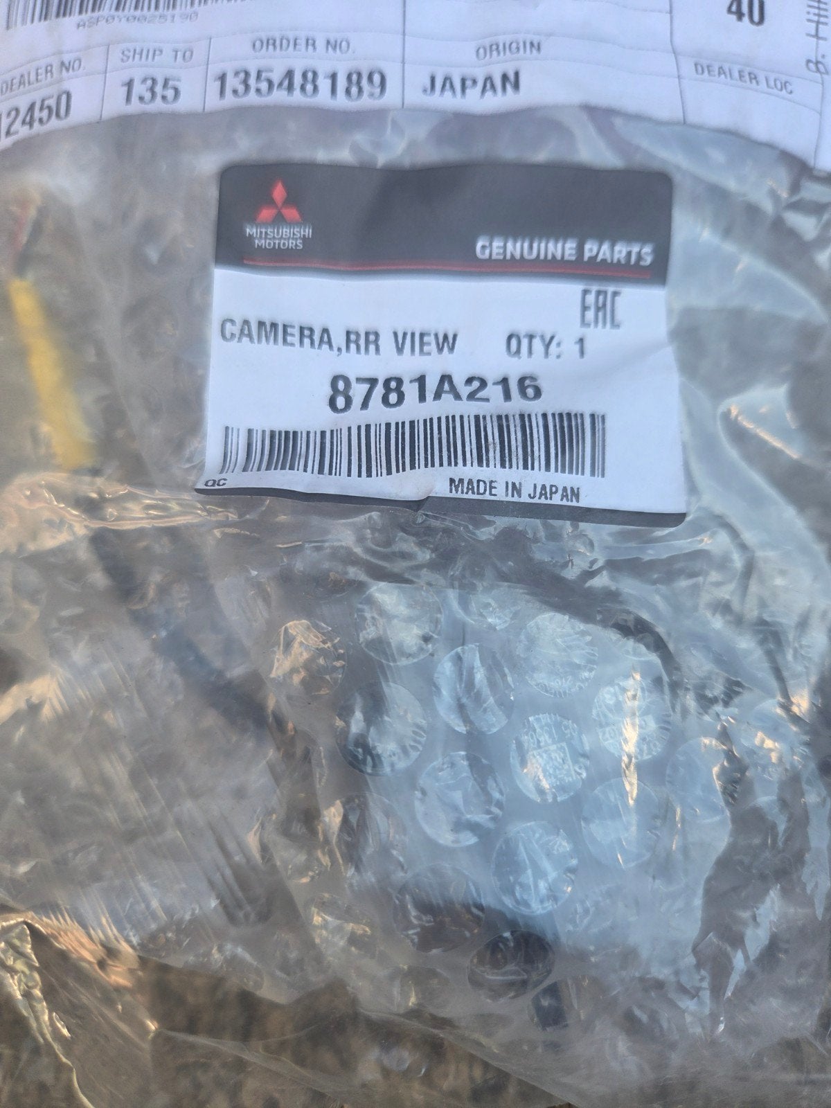 Aangeboden achteruitrijcamera Mitsubishi Eclipse Cross, Ophalen of Verzenden, Nieuw, Mitsubishi