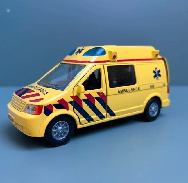 Speelgoed ambulance – met gebreken, Ophalen of Verzenden, Gebruikt