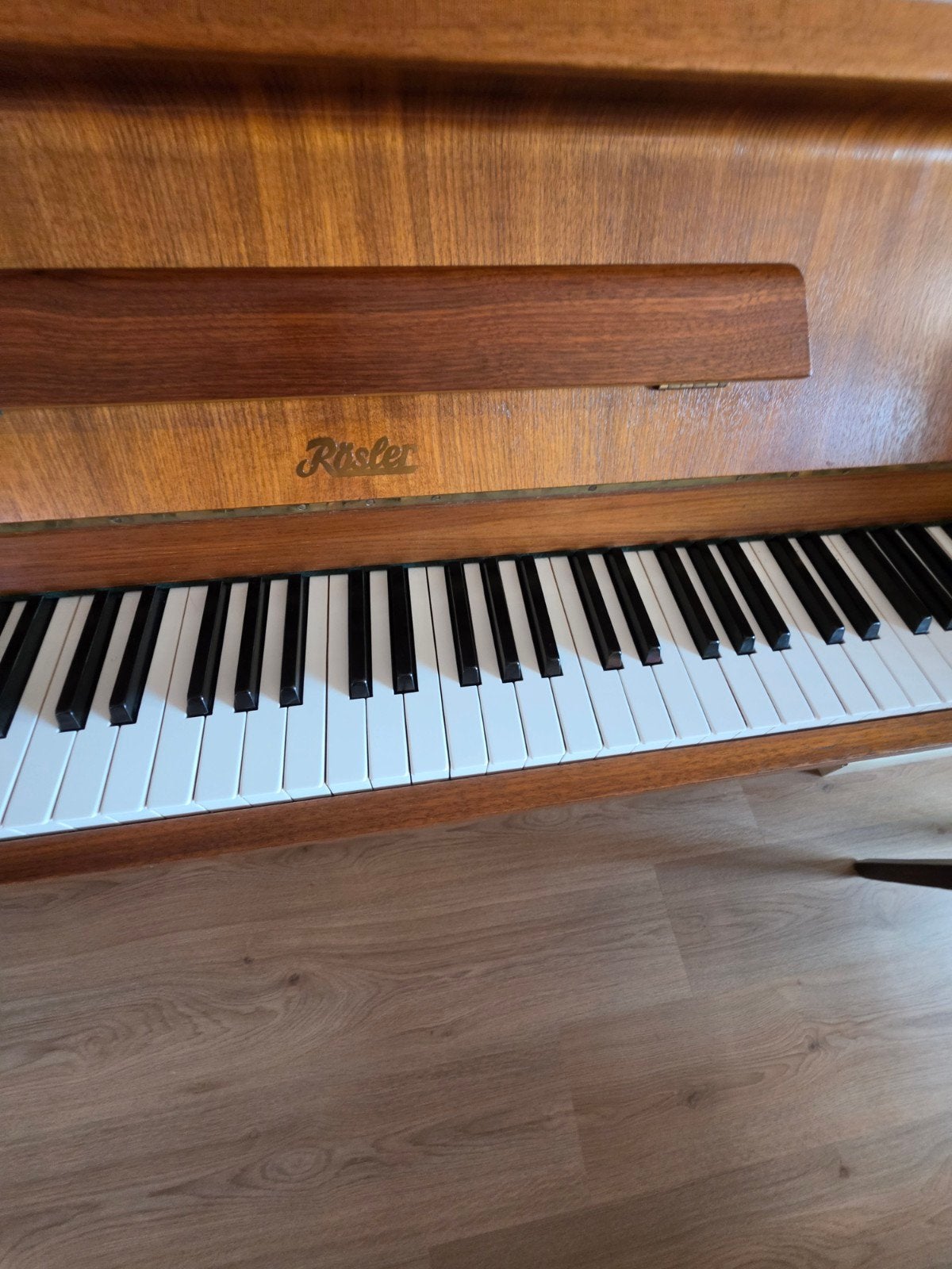Rösler Piano - Klassiek Houten Design, Muziek en Instrumenten, Piano's, Ophalen of Verzenden, Gebruikt, Bruin, Piano
