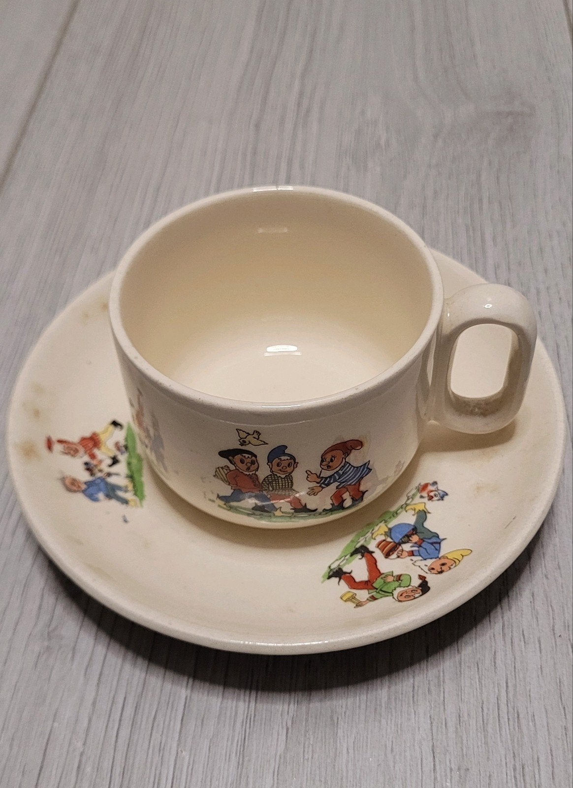 Petrus Regout kopje en schotel kabouters, Ophalen of Verzenden