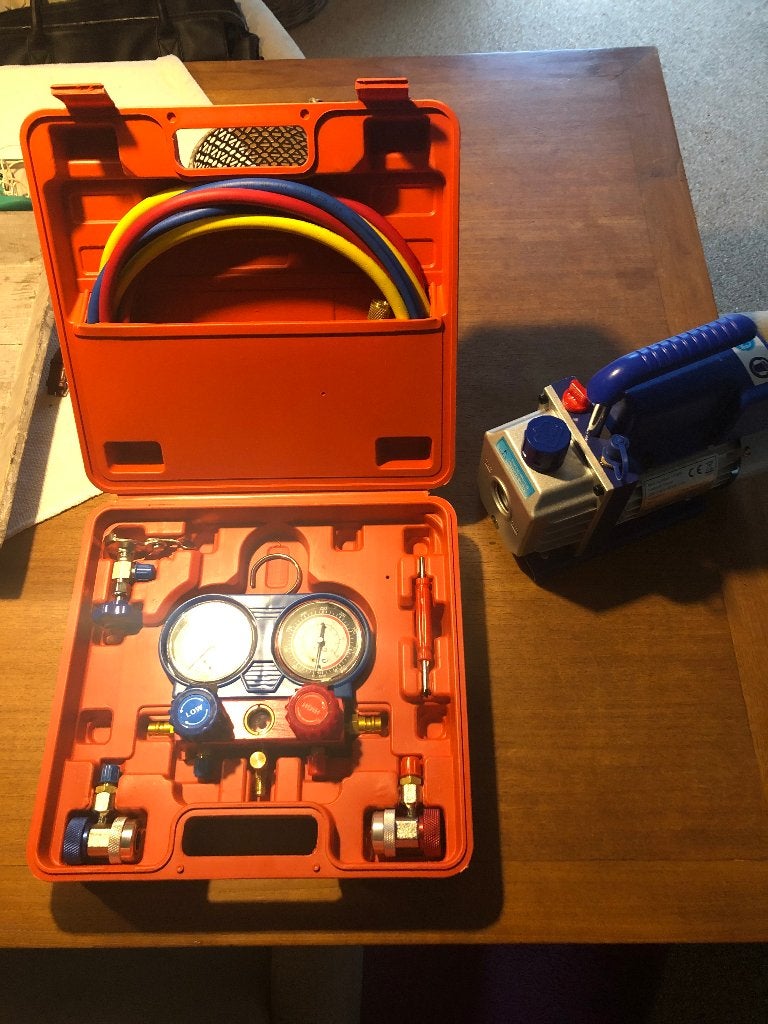 Vacuümpomp 1 Traps met 2 Voudige Manometerset, Ophalen, Minder dan 60 m³, 3 snelheden of meer, Zo goed als nieuw