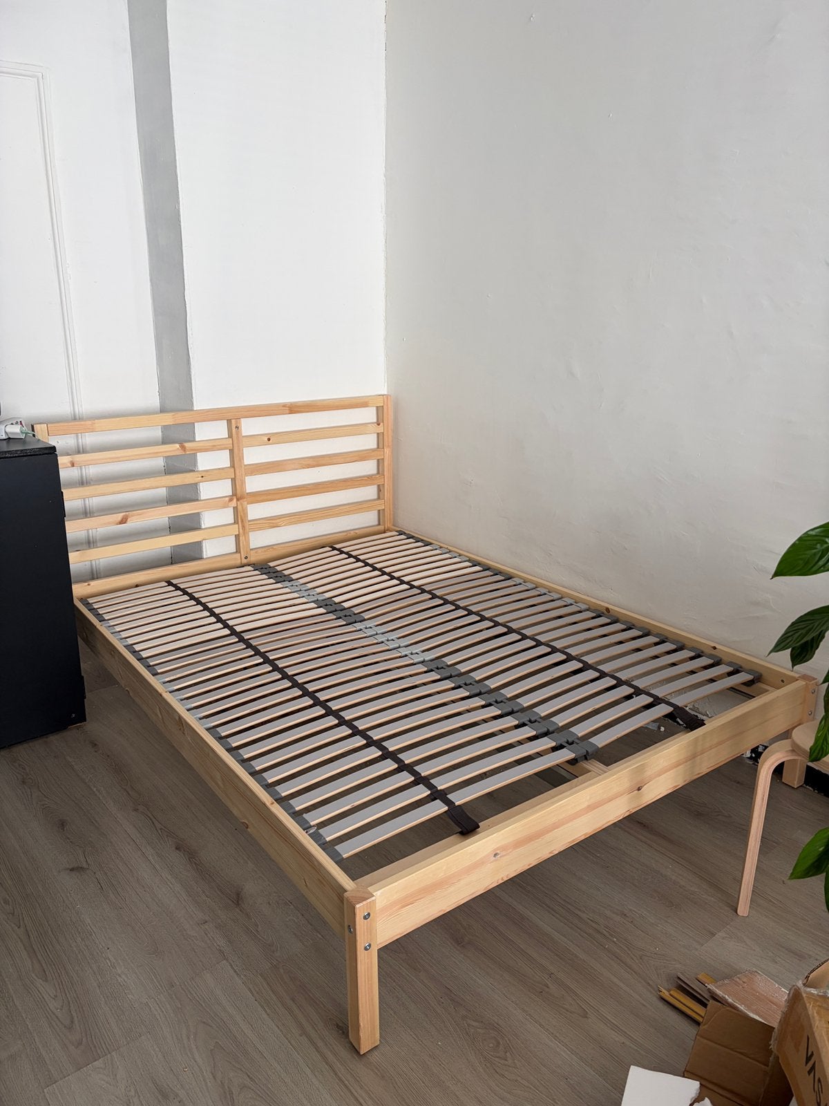 IKEA TARVA & LÖNSET tweepersoonsbed + lattenbodem, Huis en Inrichting, Wit, Tweepersoons, Zo goed als nieuw, 200 cm