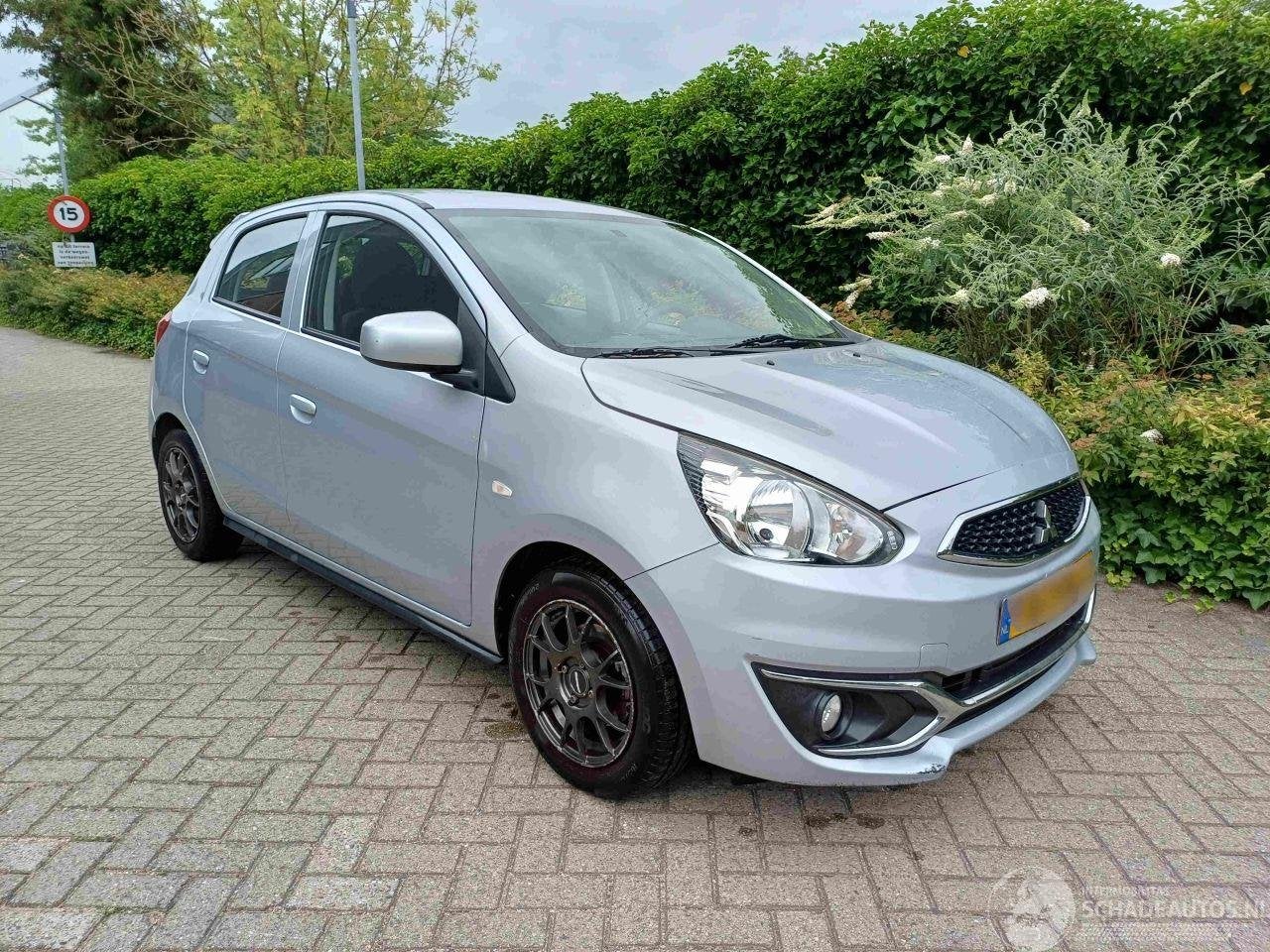 Mitsubishi Space Star 1.0 Cool+ (bj 2017), Auto diversen, Schadeauto's, Handgeschakeld, Zilver of Grijs, Mitsubishi, Benzine