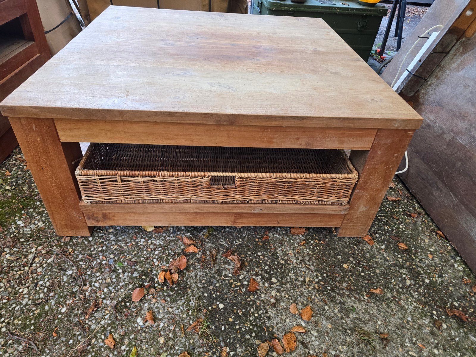 Teak Houten Salontafel 100x100 met rieten Mand, Ophalen, 50 tot 100 cm, Vierkant, 50 tot 100 cm