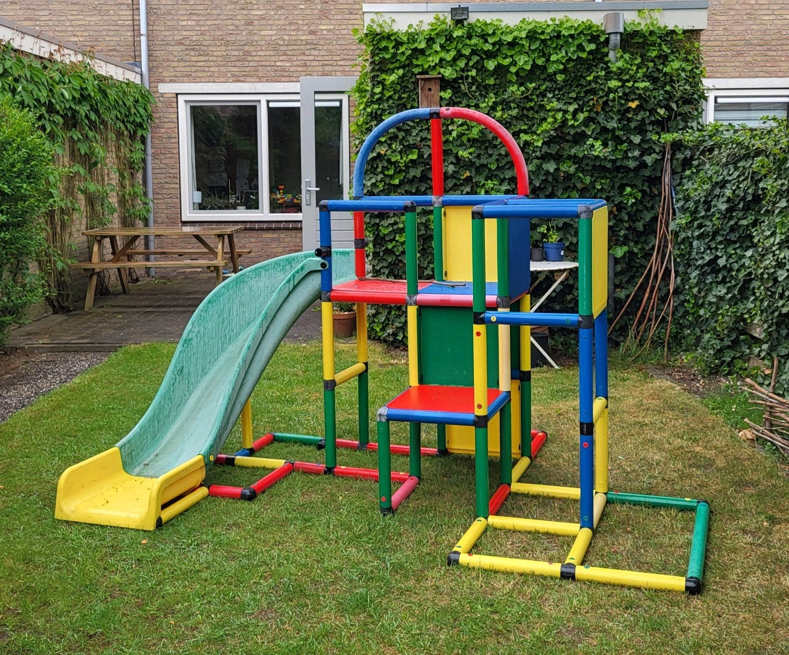 Grote Quadro set met glijbaan en veel onderdelen, Kinderen en Baby's, Speelgoed | Buiten | Speeltoestellen, Ophalen, Gebruikt