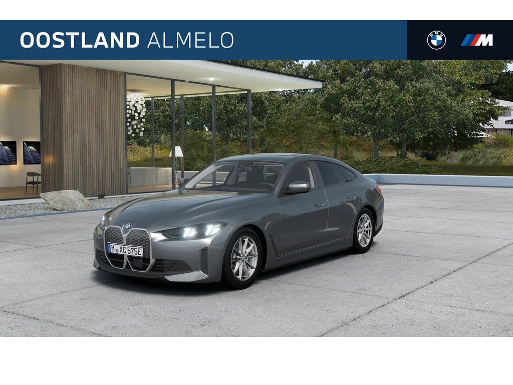 BMW i4 eDrive40 / Adaptieve LED / Comfort Access / Achteruit, Auto's, BMW, Achterwielaandrijving, Zwart, 2020 kg, Zwart