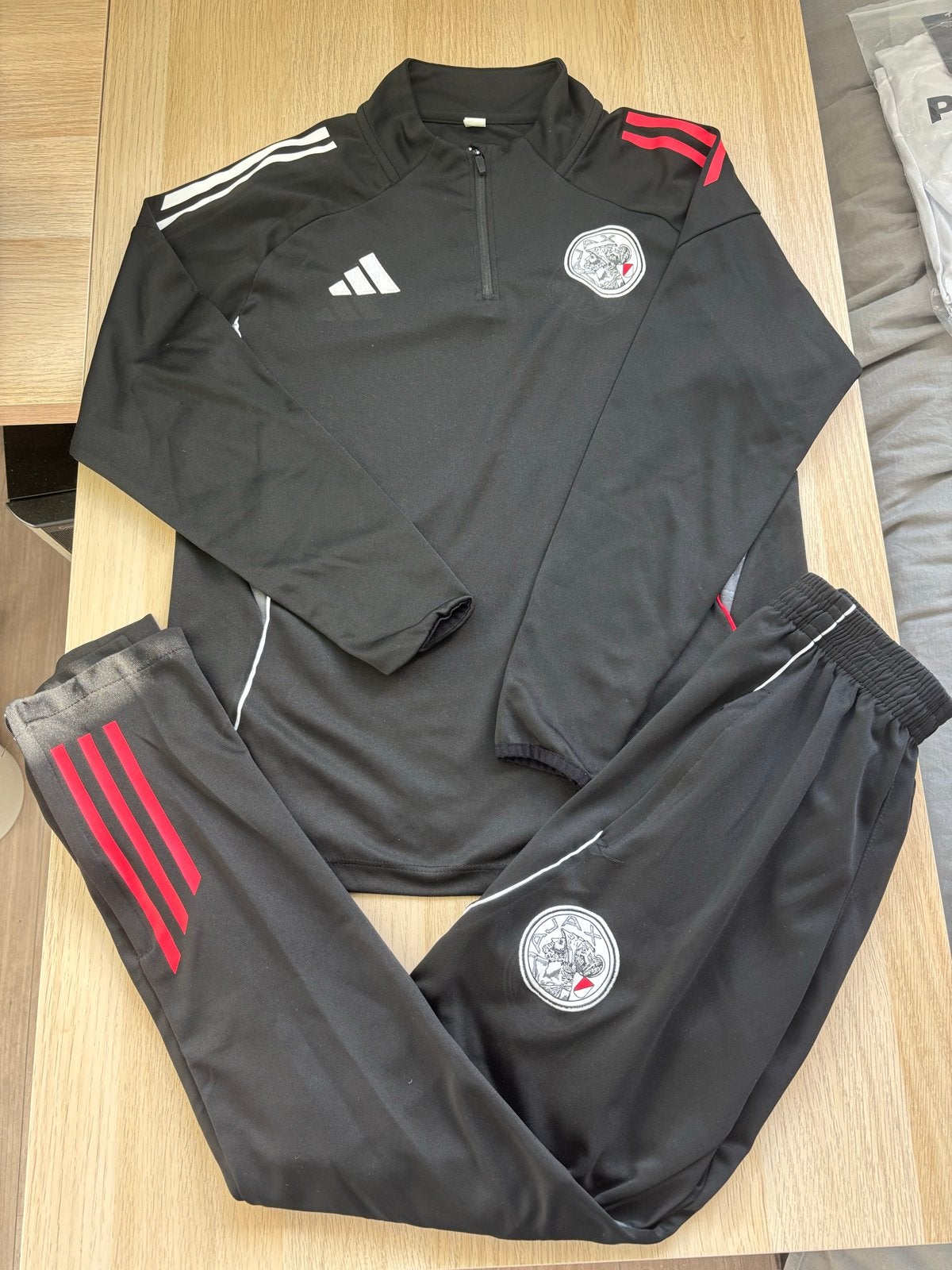 Ajax trainingspak zwart/wit/rood maat S - lichte schade, Ophalen of Verzenden, Gebruikt