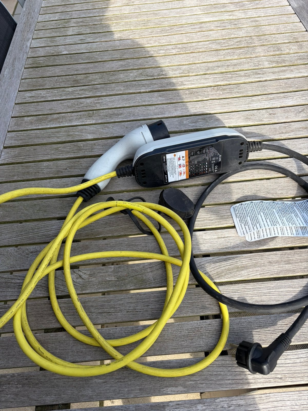 Oplaadkabel voor hybride of elektrische autos op 220V, Auto diversen, Laadpalen, Ophalen, Zo goed als nieuw, Laadkabel