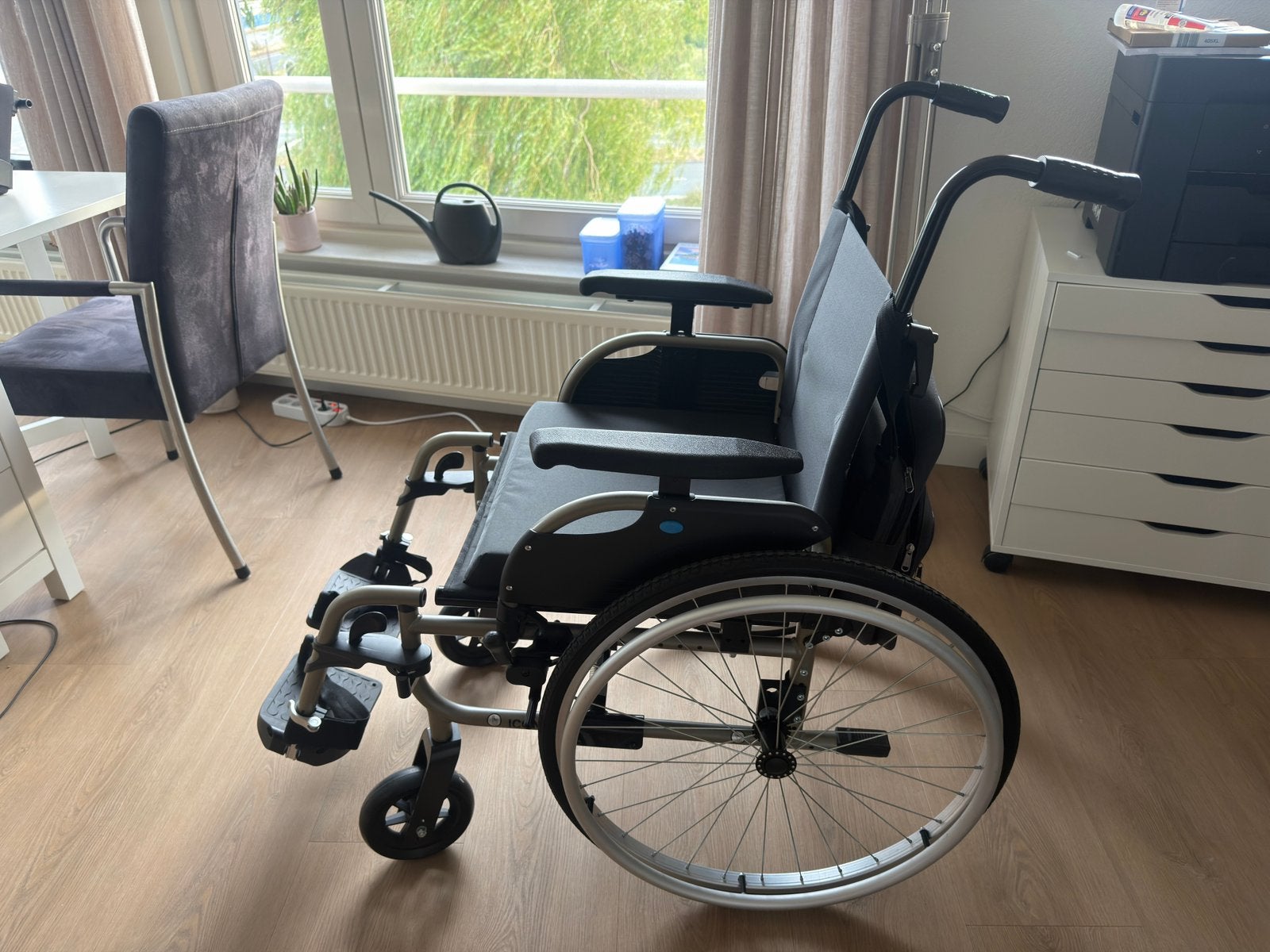 Lichtgewicht Rolstoel Rehasense Icon 40 – Z.G.A.N., Ophalen, Zo goed als nieuw, Duwrolstoel