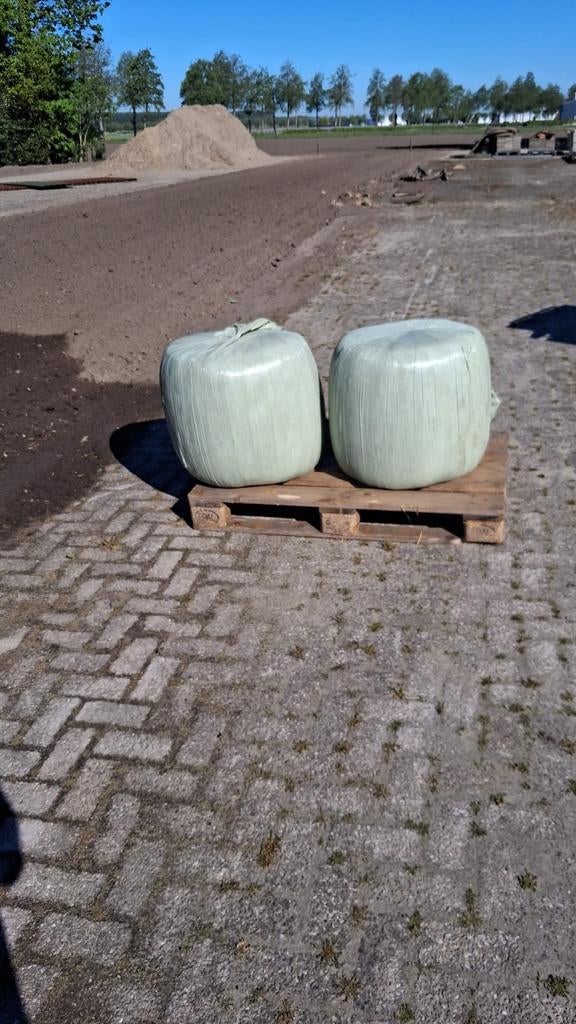 2 mini balen mais met perspulp en bierbostel, Ophalen of Verzenden