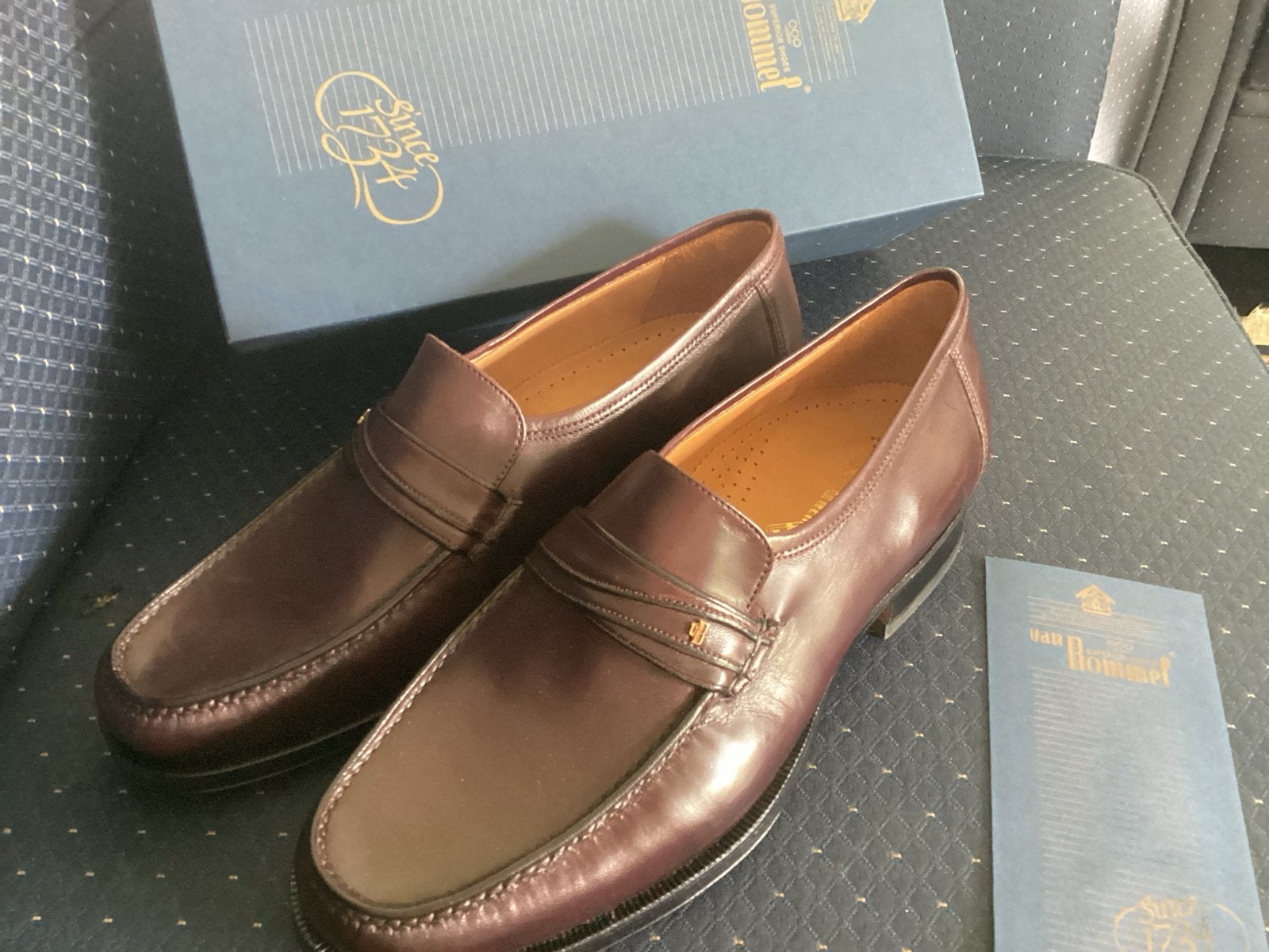Van Bommel Loafers - Bordeaurood - Maat 9+ G, Ophalen of Verzenden, Nieuw, Loafers