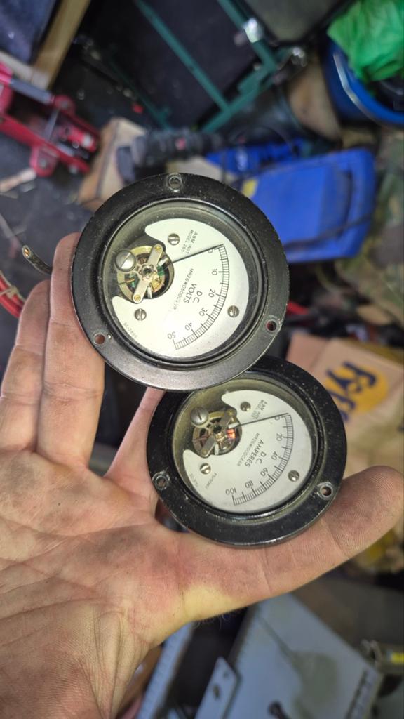Nostalgische klokjes voor stroom en voltage, Ophalen of Verzenden