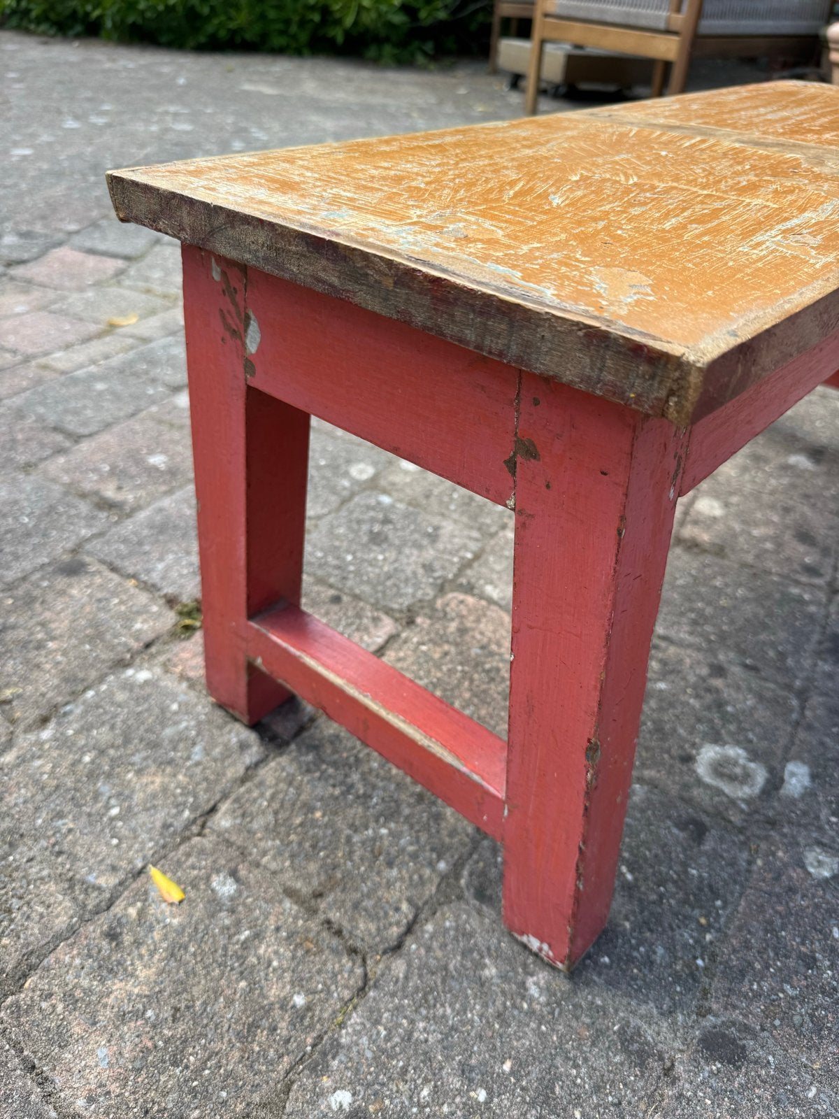 Houten bankje,  frambozen rood met verweerde look, Huis en Inrichting, Ophalen, Minder dan 50 cm, 75 tot 100 cm, Zo goed als nieuw