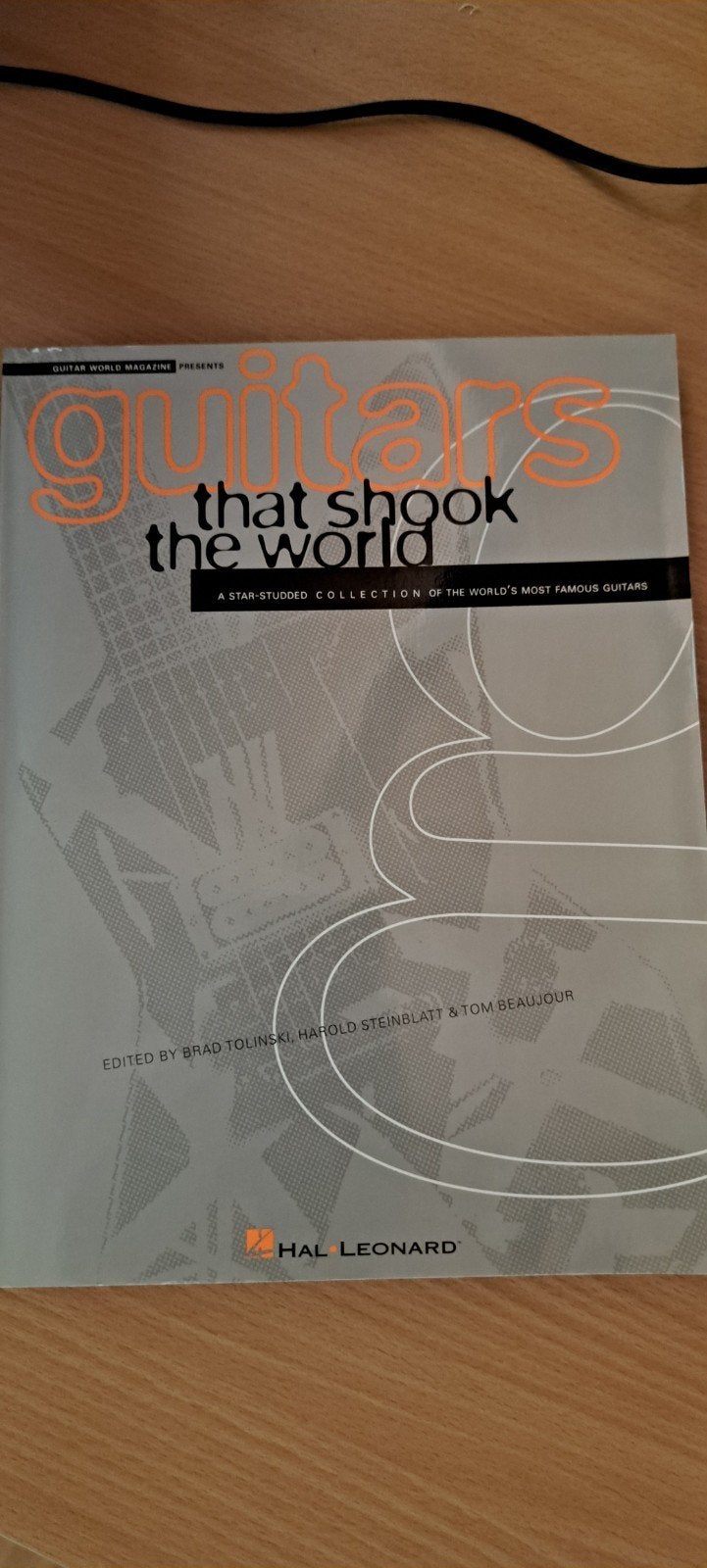 Guitars That Shook The World - Gitaar Boek, Ophalen of Verzenden