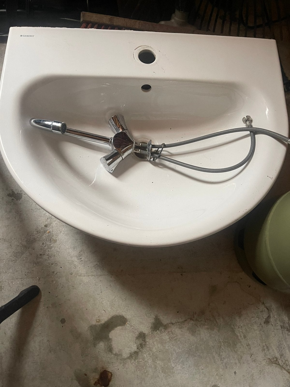 Gratis wasbak met kraan, Ophalen, Zo goed als nieuw, Kraan