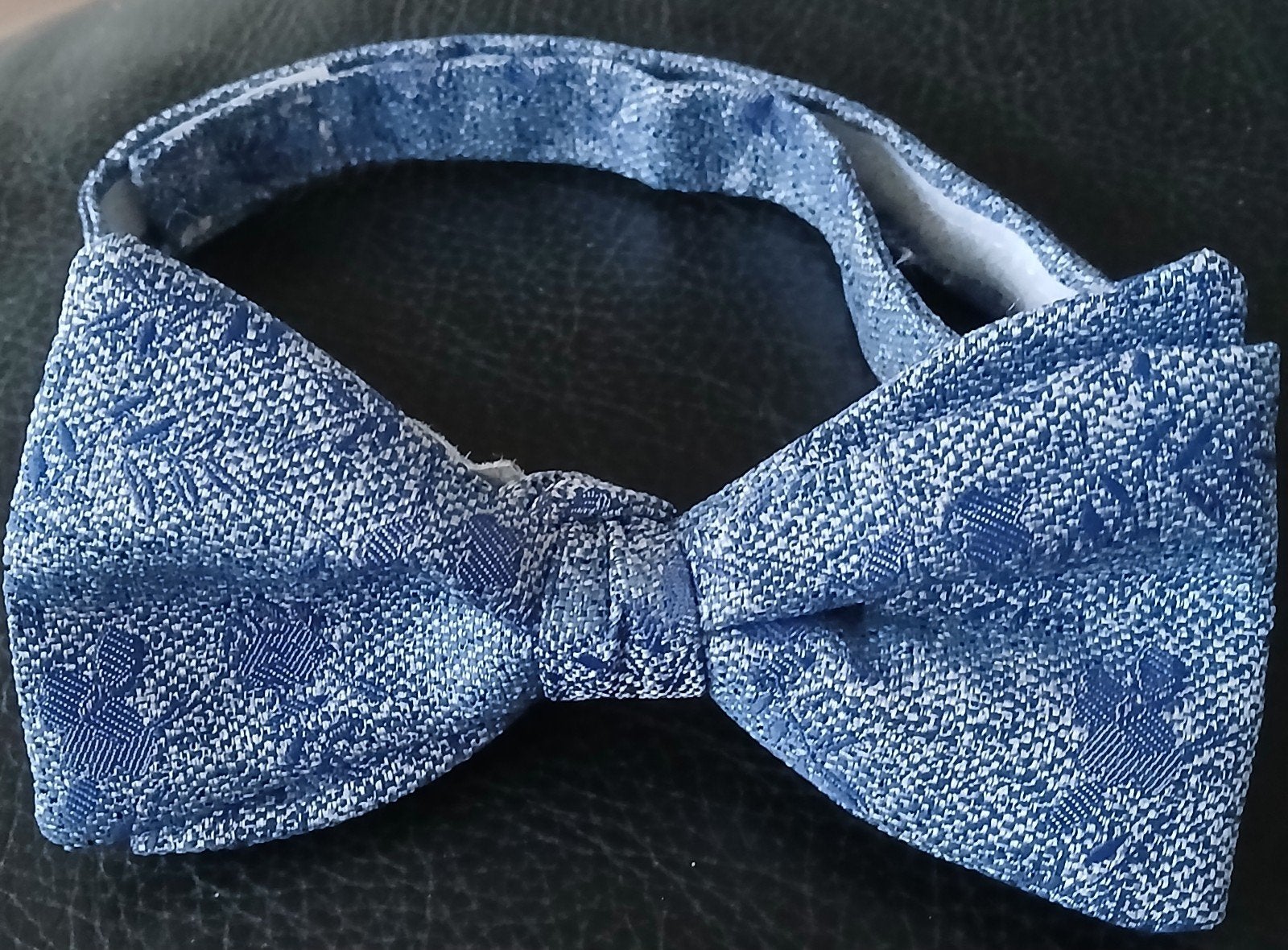 Vlinderdas van het merk; Wilvorst, blauw met patroon, Ophalen of Verzenden, Nieuw, Wilvorst