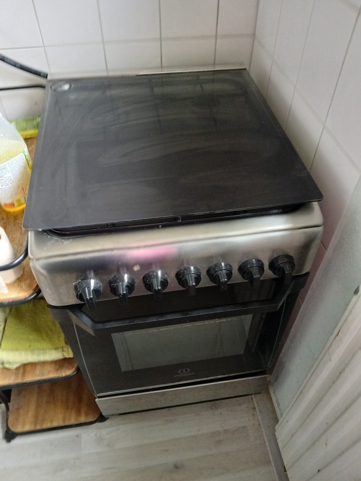 Indesit Vrijstaand Gasfornuis met Oven, Witgoed en Apparatuur, Ophalen, Gebruikt, 60 cm of meer, 4 kookzones